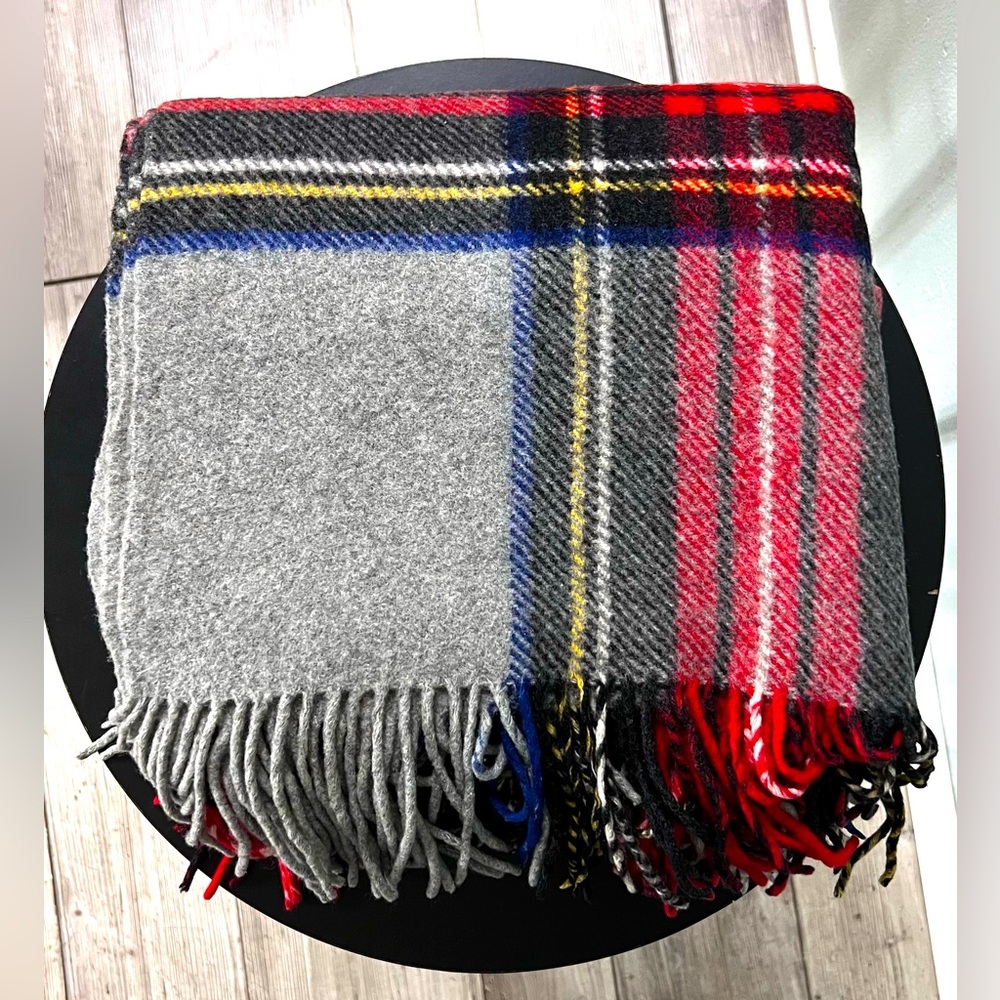 Vintage Reine Woole Genuine Wool Tartan Plaid Blanket Fringe Cozy Winter Decor - Picture 2 of 11